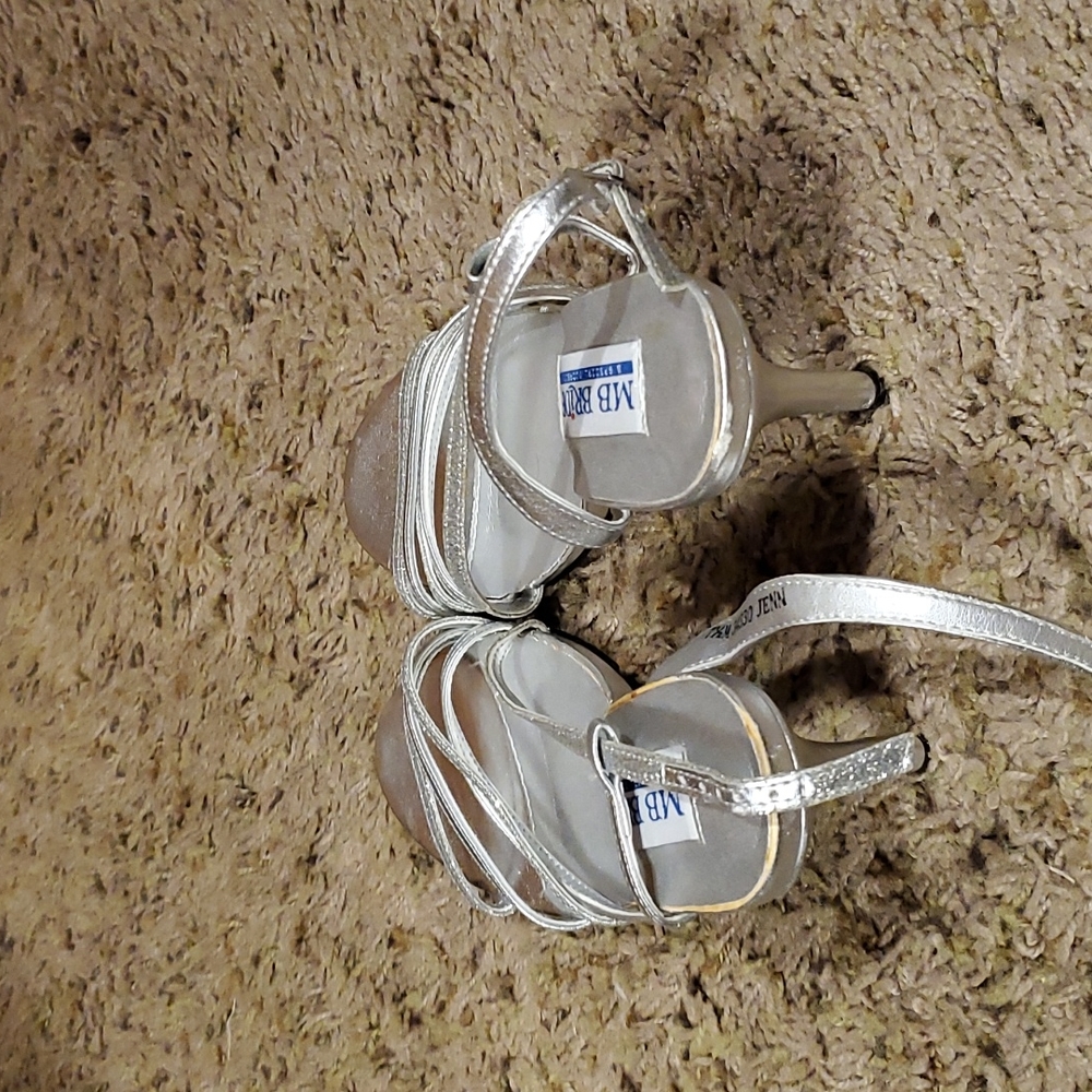 Silver sandles